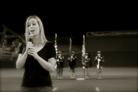 2011 WS National Anthem sung by Liz Riordan